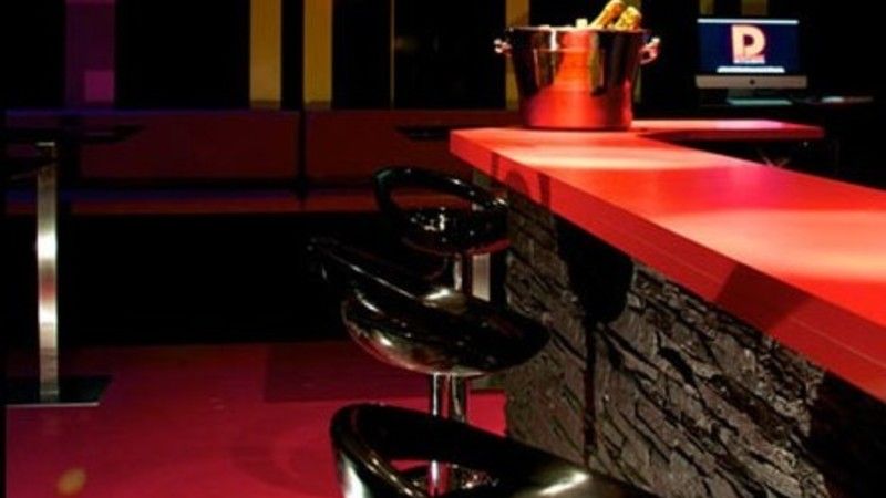 Swingers in geneva wisconsin LA GALERIE Geneva - Swingers Club List